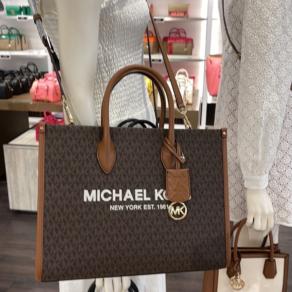 Michael Kors "Mirella" MD EW Tote Brown Shoulder Bag - 35F2G7ZT2B 
Brown - Picture 3 of 16